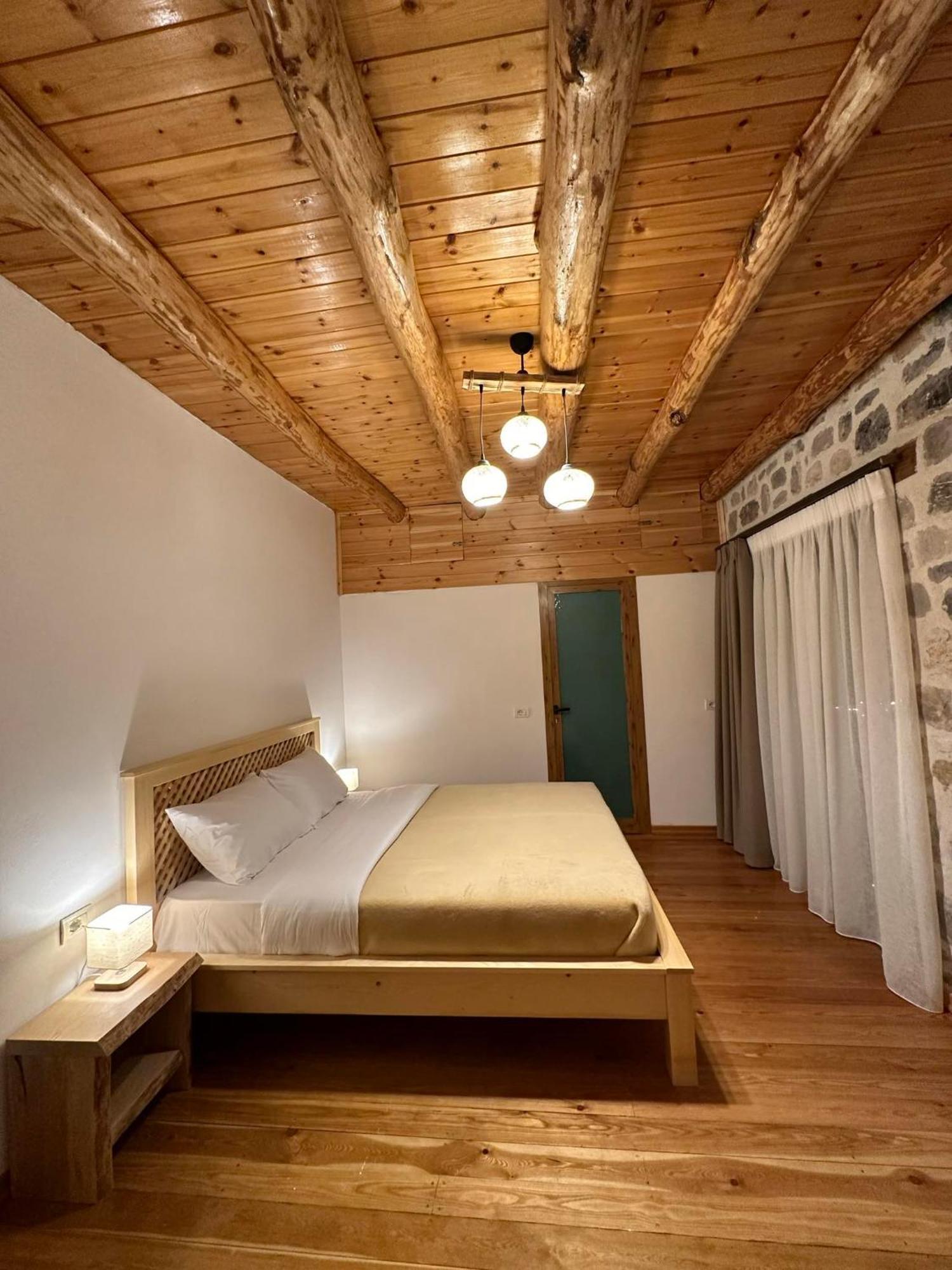 Valter & Drita'S Guesthouse Theth Exterior photo