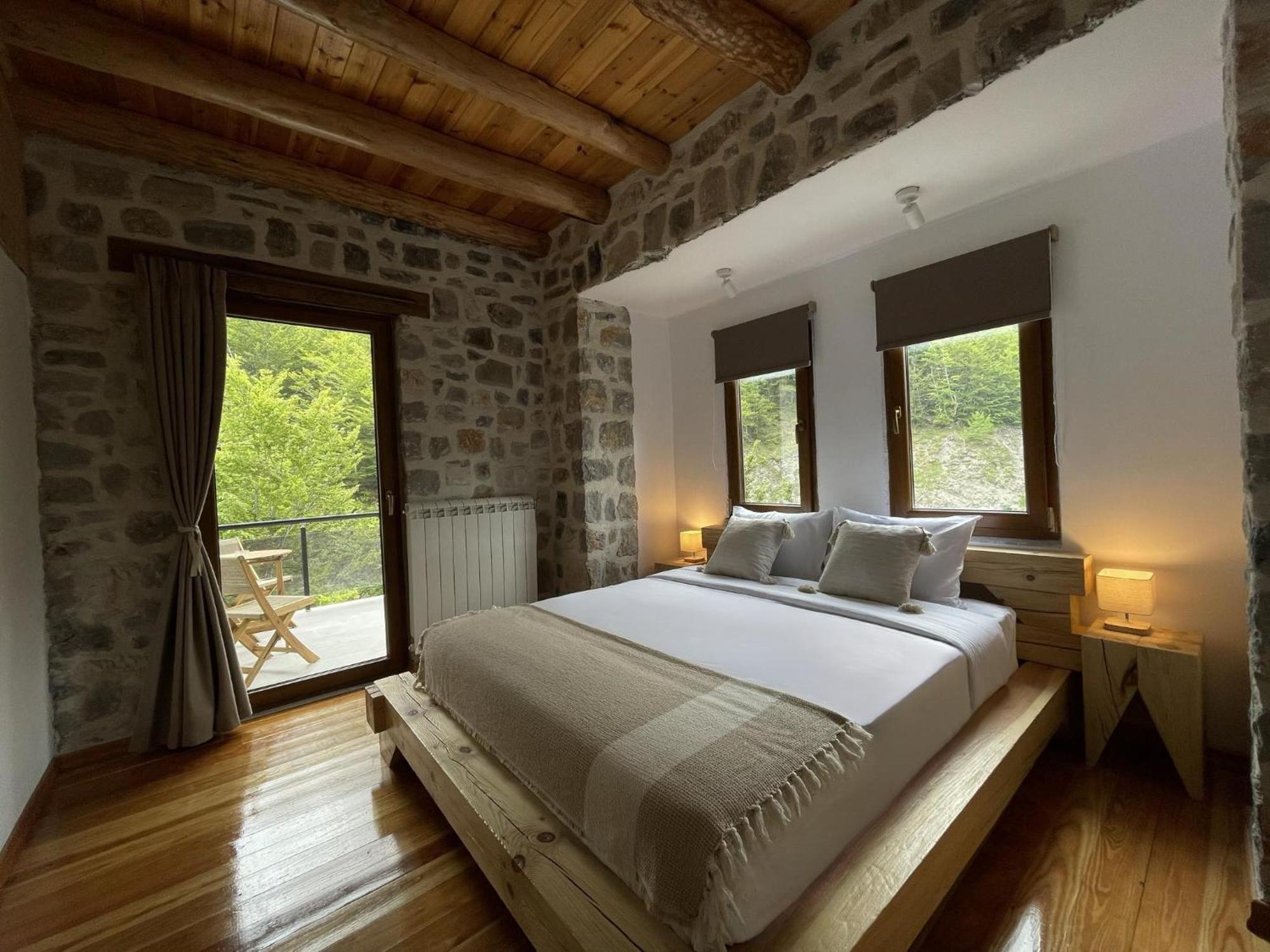 Valter & Drita'S Guesthouse Theth Exterior photo