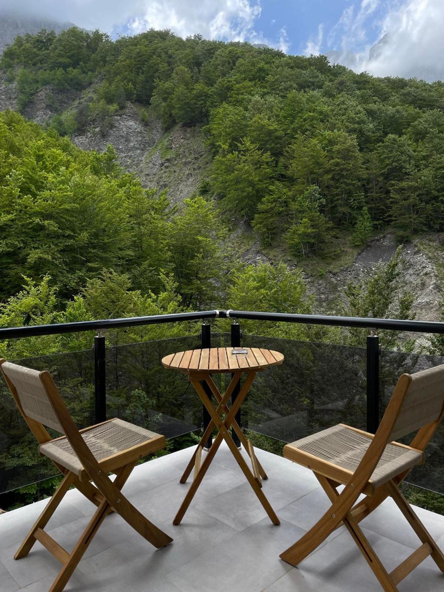 Valter & Drita'S Guesthouse Theth Exterior photo