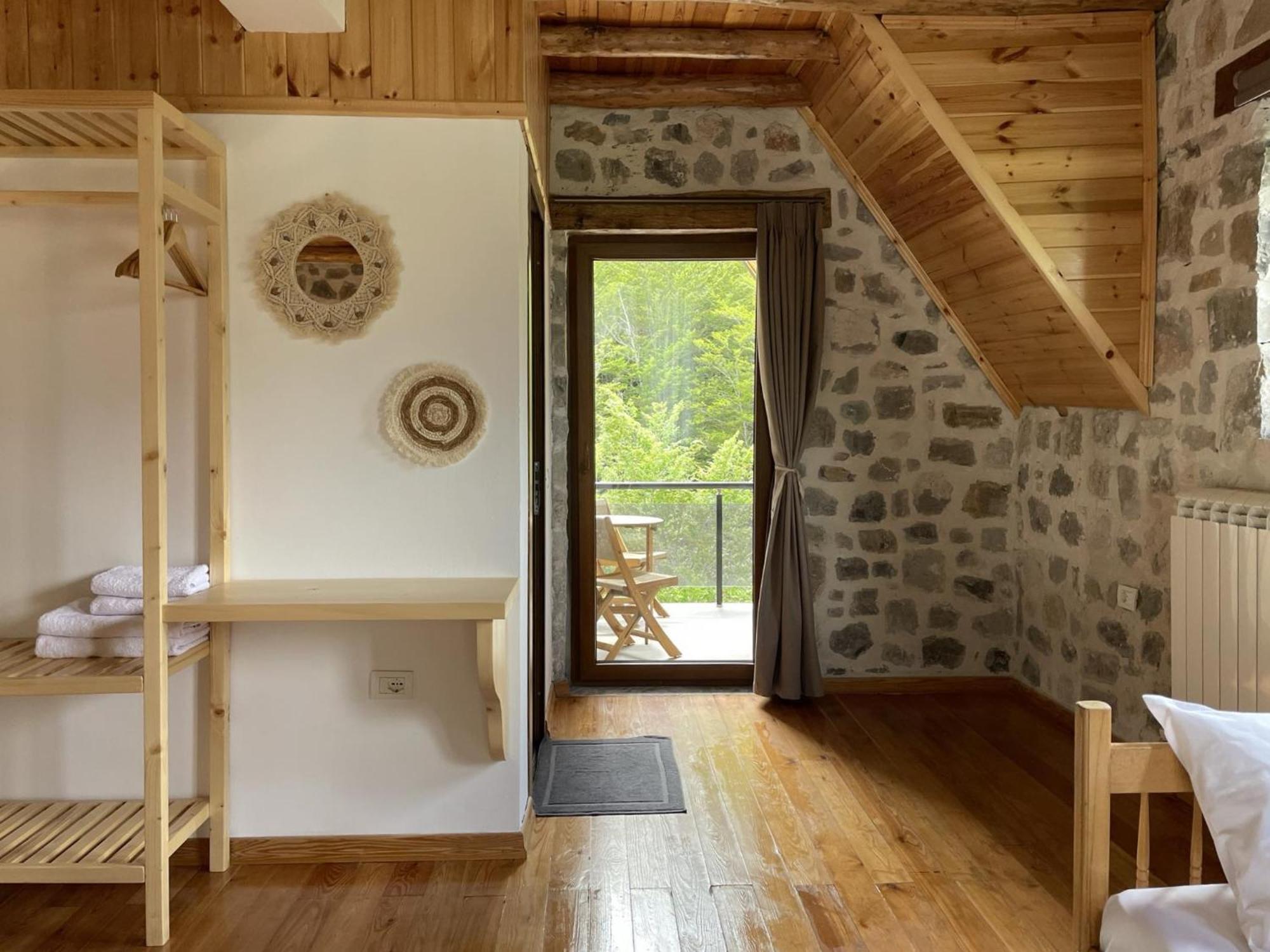 Valter & Drita'S Guesthouse Theth Exterior photo