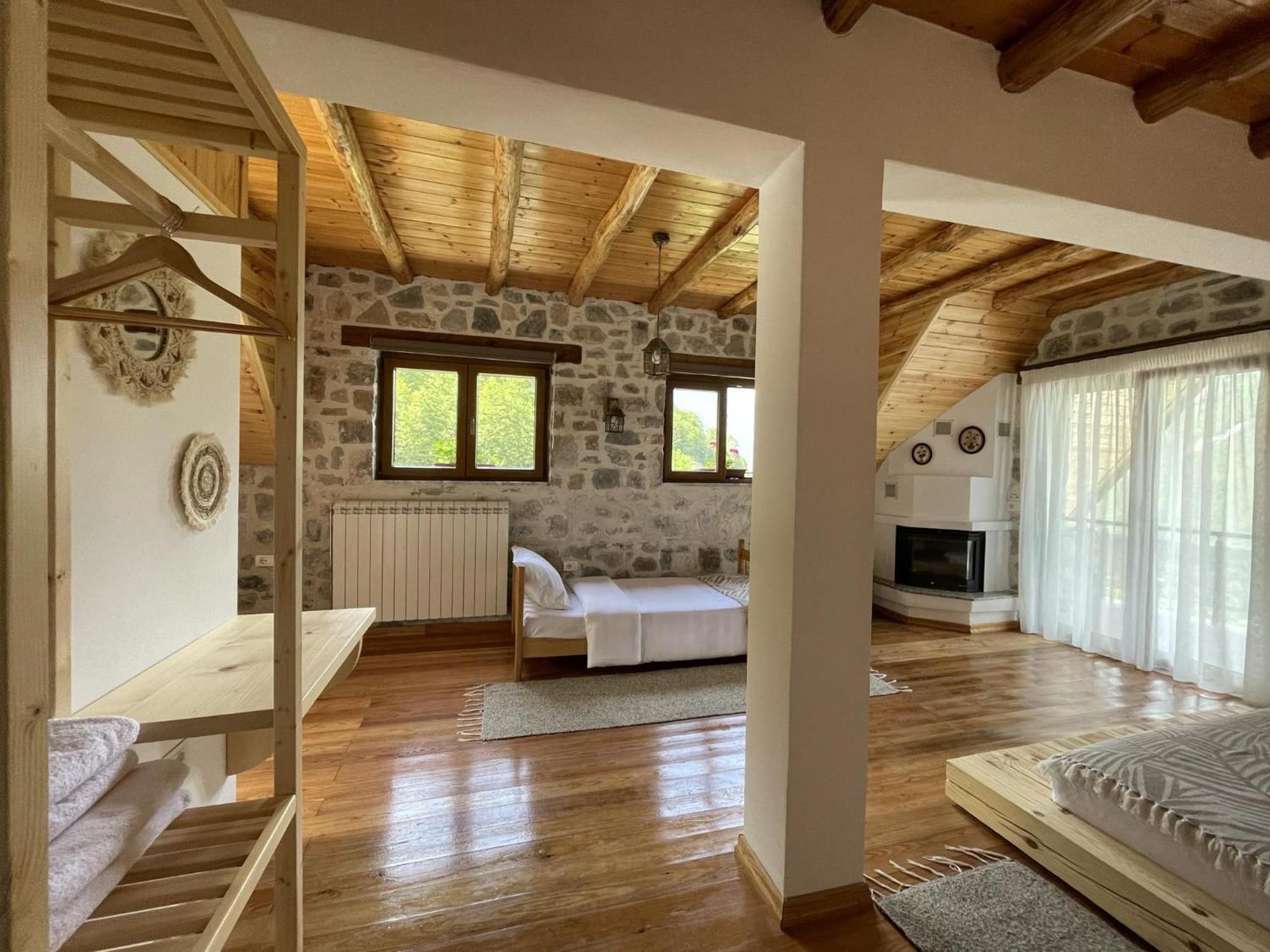 Valter & Drita'S Guesthouse Theth Exterior photo