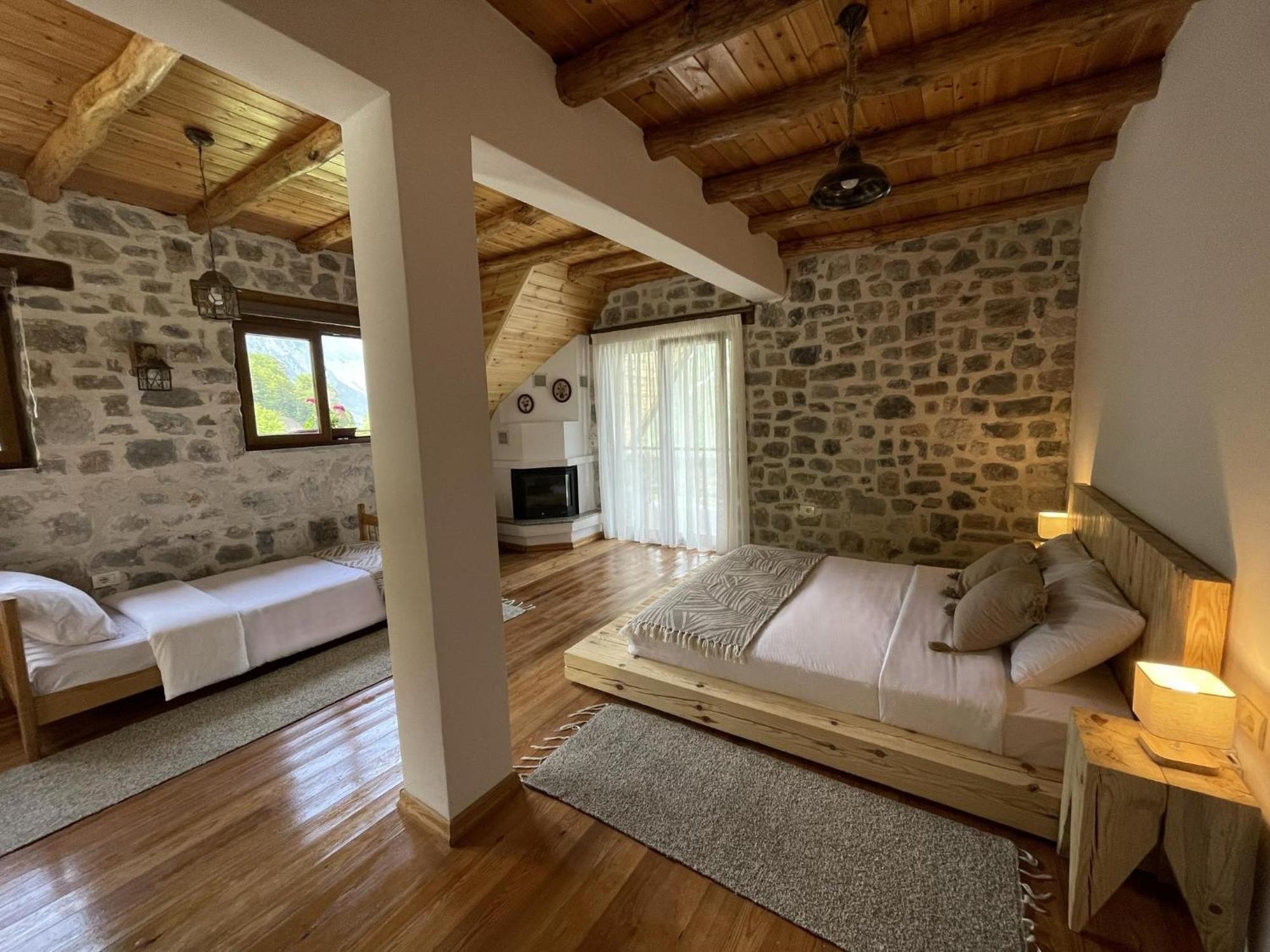 Valter & Drita'S Guesthouse Theth Exterior photo