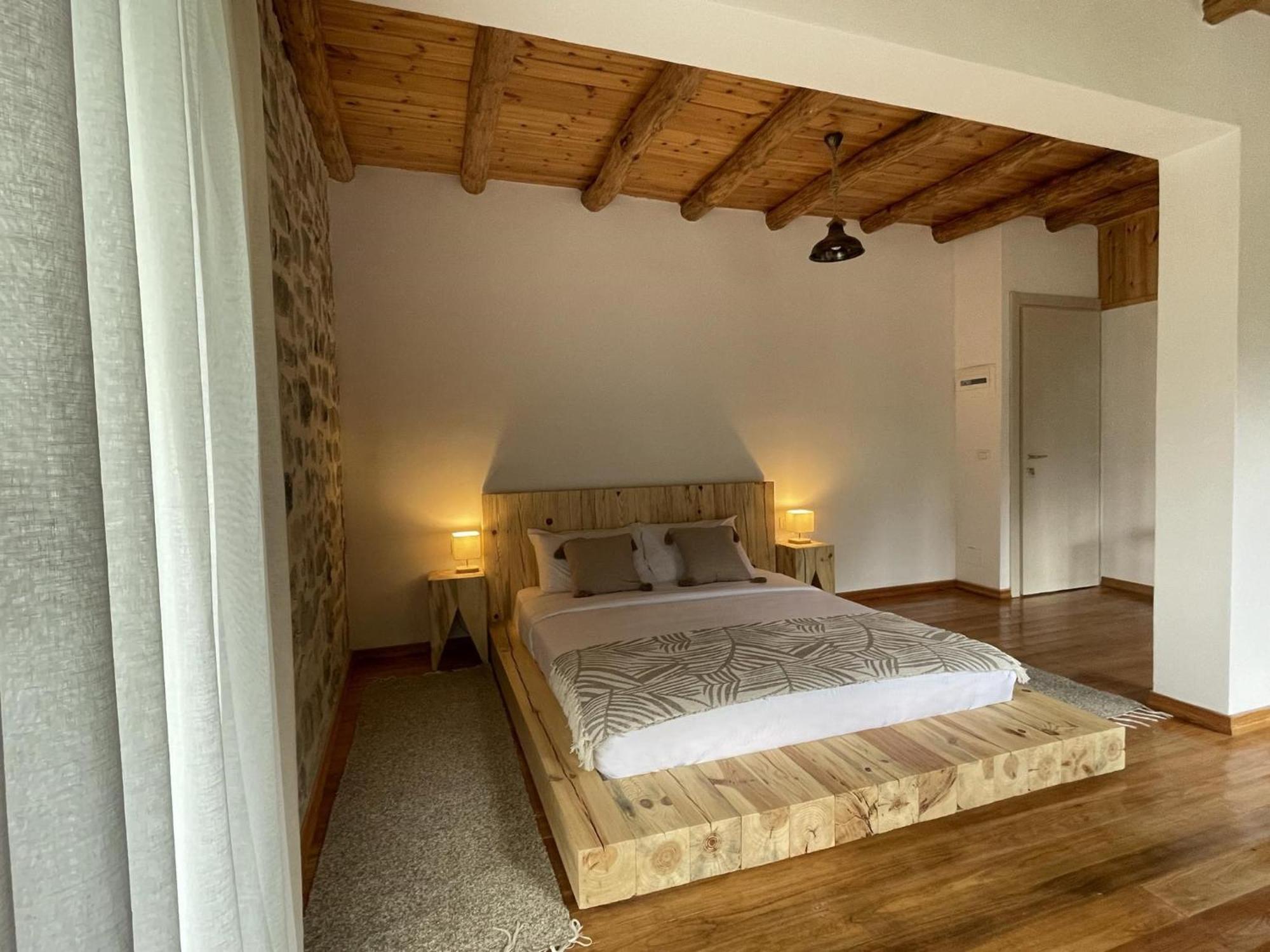 Valter & Drita'S Guesthouse Theth Exterior photo