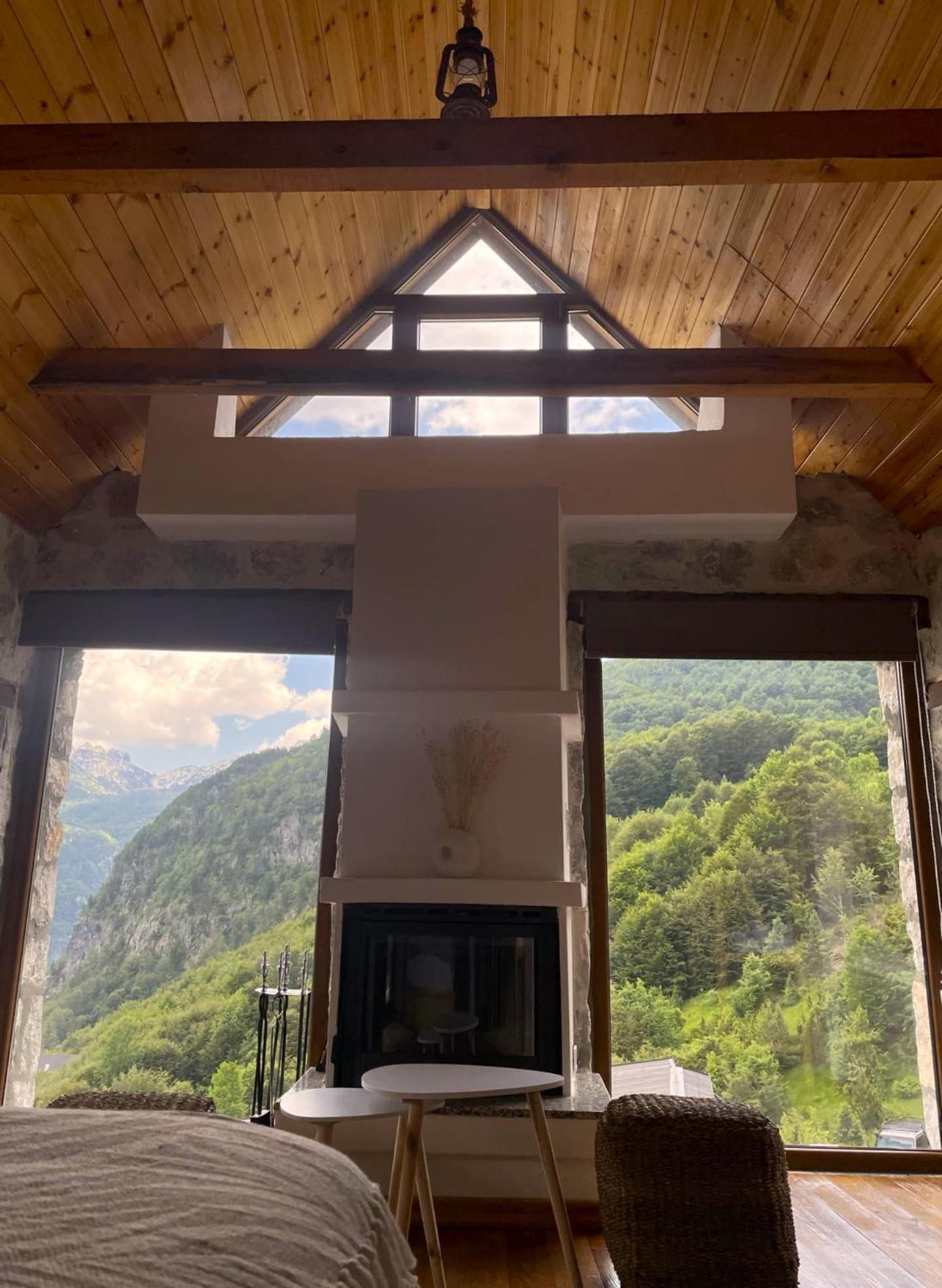 Valter & Drita'S Guesthouse Theth Exterior photo