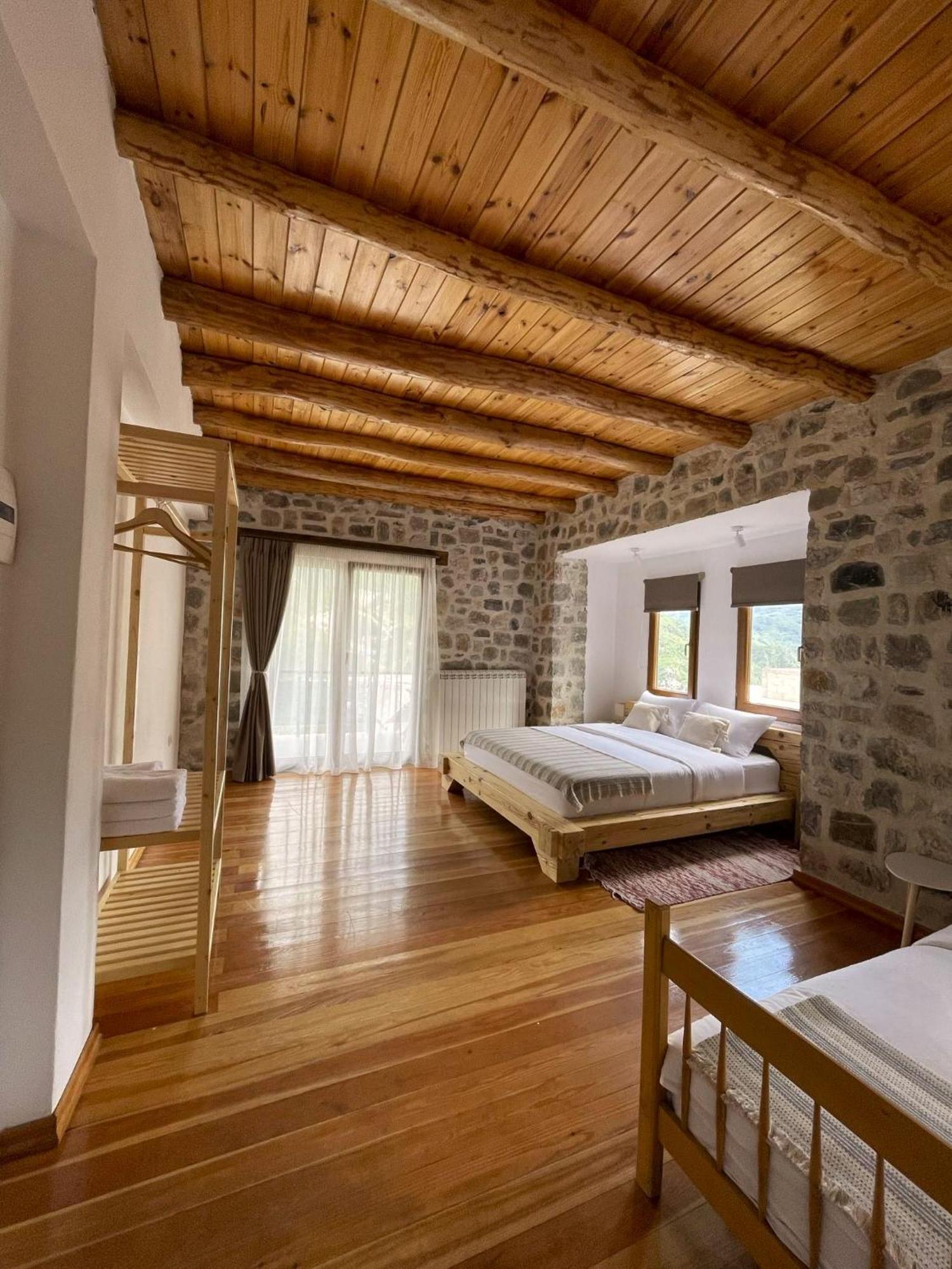 Valter & Drita'S Guesthouse Theth Exterior photo