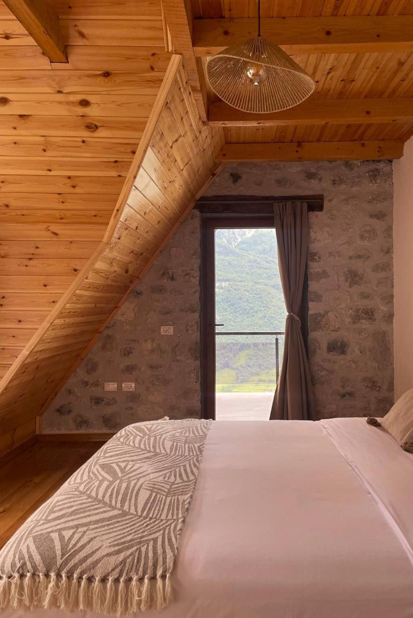 Valter & Drita'S Guesthouse Theth Exterior photo